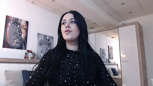 Snapshot of LaylaCruzRose chatting on December 12, 6:03 am LaylaCruzRose online show from December 12, 6:03 am