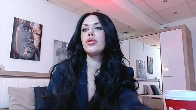 Snapshot of LaylaCruzRose chatting on February 13, 2:56 am LaylaCruzRose online show from February 13, 2:56 am