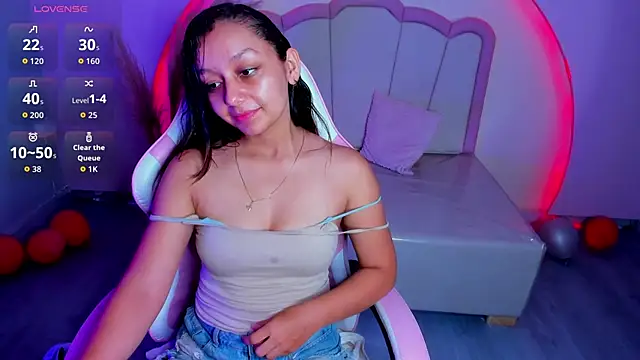 Snapshot of katy_sweet19 chatting on February 17, 10:23 am katy sweet19 online show from February 17, 10:23 am