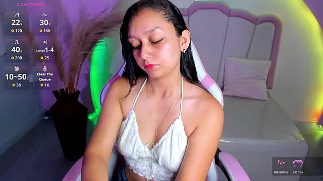 Snapshot of katy_sweet19 chatting on March 12, 10:32 am katy sweet19 online show from March 12, 10:32 am