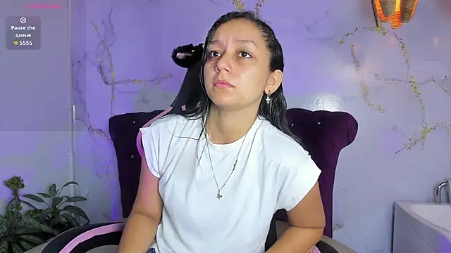 Snapshot of katy_sweet19 chatting on March 28, 10:26 am katy sweet19 online show from March 28, 10:26 am