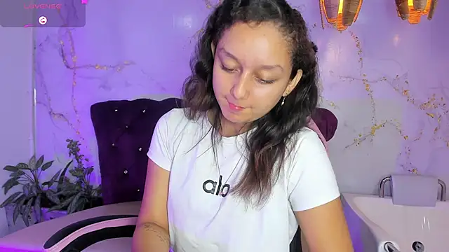 Snapshot of katy_sweet19 chatting on June 27, 12:22 pm katy sweet19 online show from June 27, 12:22 pm