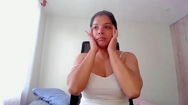 Snapshot of Sweetdreamses_ chatting on March 6, 2:02 pm Sweetdreamses online show from March 6, 2:02 pm