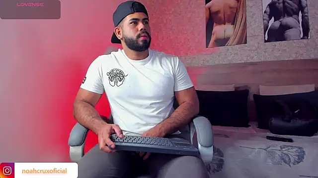 noah crux online show from October 27, 12:20 pm