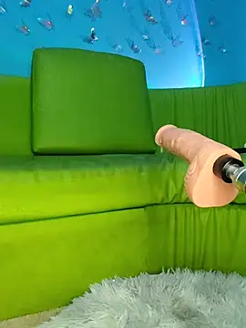 Snapshot of evelyn_prince1 chatting on March 4, 9:15 am evelyn prince1 online show from March 4, 9:15 am