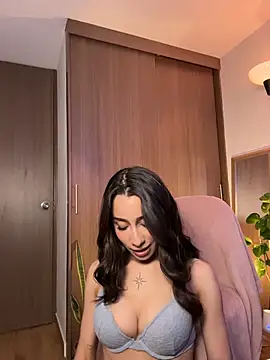 hottiecattiee online show from November 9, 6:50 pm