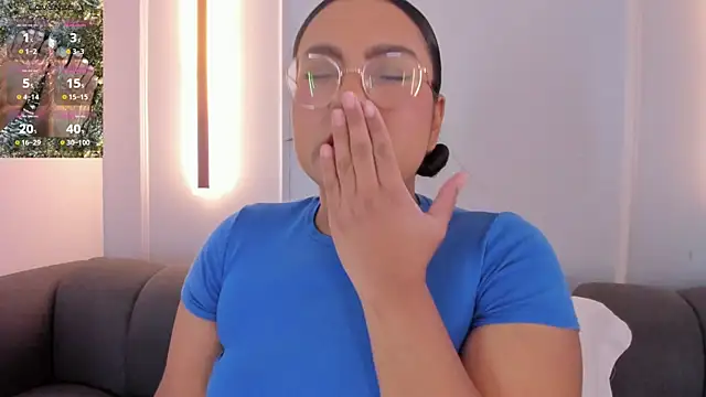 ellamontoya online show from November 4, 1:10 pm