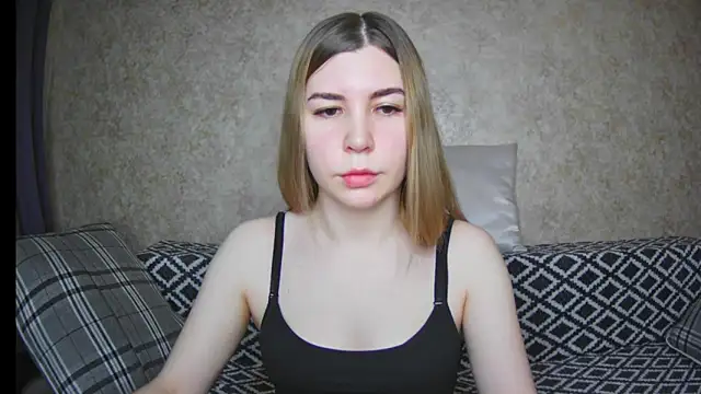 ElllaNuar online show from December 9, 2:13 am