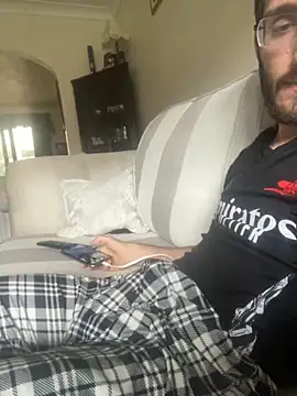 Snapshot of EE123458 chatting on October 3, 12:46 pm EE123458 online show from October 3, 12:46 pm