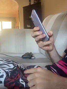 Snapshot of EE123458 chatting on November 17, 12:55 pm EE123458 online show from November 17, 12:55 pm