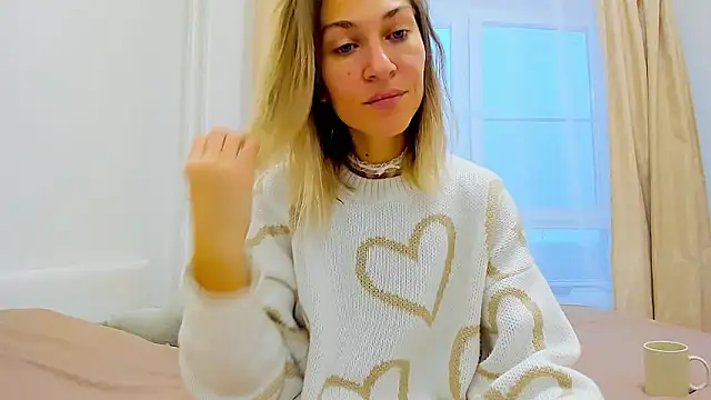 Mona Cruz online show from December 7, 6:10 am