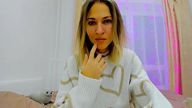 Mona Cruz online show from December 14, 5:18 am