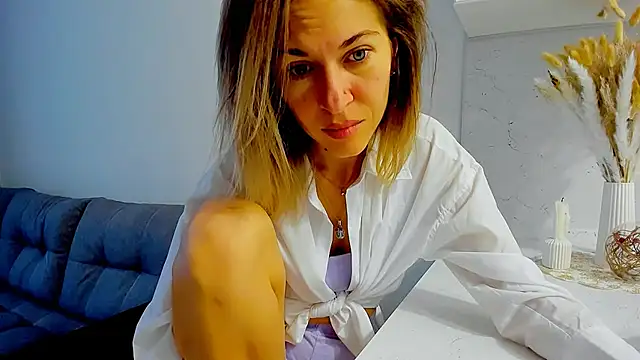 Mona Cruz online show from January 13, 6:06 am