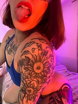 Snapshot of ValenGray chatting on November 5, 12:49 pm ValenGray online show from November 5, 12:49 pm