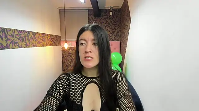 LiaCooper  online show from March 19, 12:01 pm