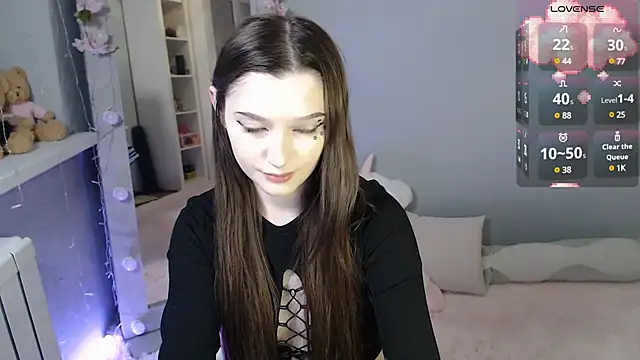 White kitty01 online show from December 27, 1:18 pm