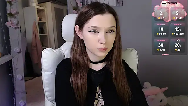 White kitty01 online show from January 10, 2:23 pm