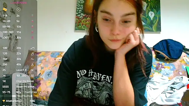 Snapshot of Sophie_Bell chatting on February 14, 10:14 pm Sophie Bell online show from February 14, 10:14 pm