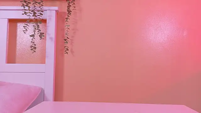 KendalMilleer online show from March 29, 11:10 am