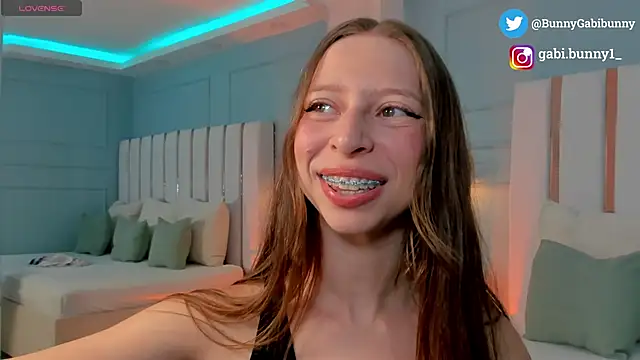 gabi bunny online show from April 20, 6:09 pm