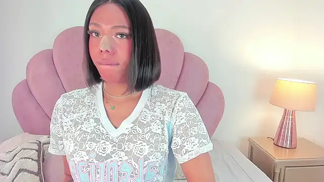 Nicole Paradise online show from November 5, 12:27 pm