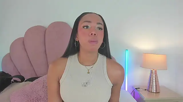 Nicole Paradise online show from March 28, 12:38 pm