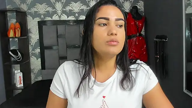 Cumming Tiffani online show from September 23, 12:30 pm