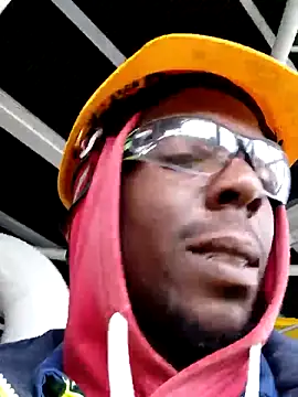 Snapshot of blackman933z chatting on October 27, 12:42 pm blackman933z online show from October 27, 12:42 pm