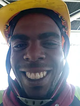 Snapshot of blackman933z chatting on October 29, 9:33 am blackman933z online show from October 29, 9:33 am