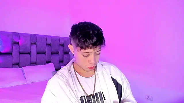 MarcusCollinss  online show from December 11, 1:17 pm