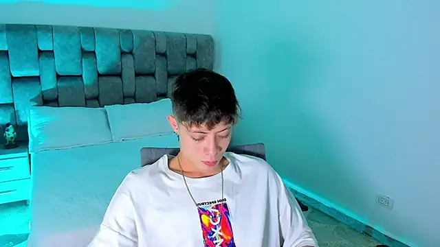 MarcusCollinss  online show from December 12, 8:21 pm