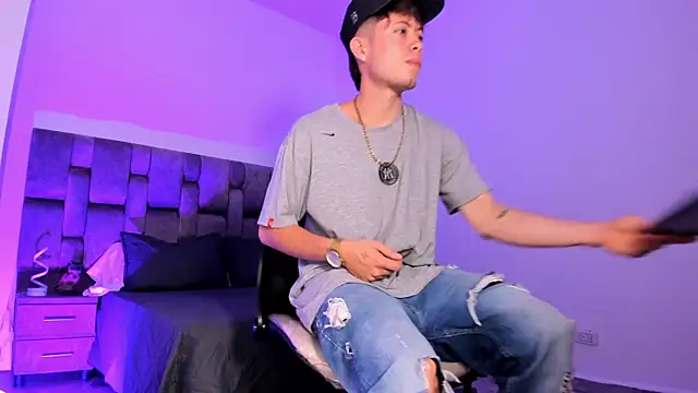 MarcusCollinss  online show from December 27, 3:15 pm