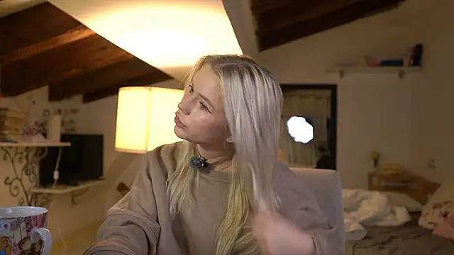 LexieLoree online show from November 17, 4:07 am