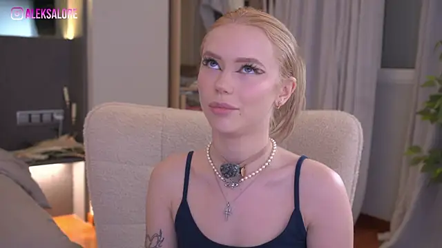 LexieLoree online show from June 3, 3:09 am