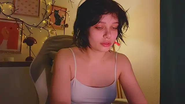 Snapshot of ari_rari chatting on February 2, 1:12 am ari rari online show from February 2, 1:12 am