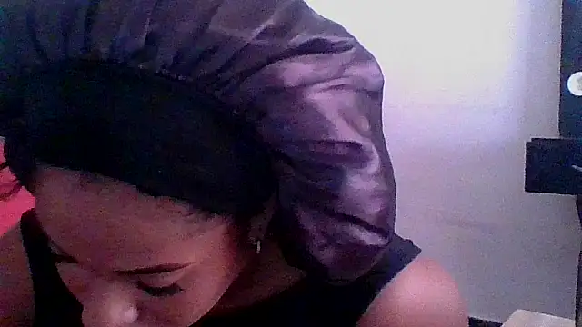 Snapshot of Kitra_New chatting on December 17, 1:50 pm Kitra New online show from December 17, 1:50 pm