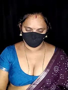 vintage-vibs online show from April 16, 6:09 pm