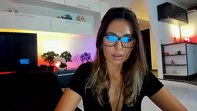 Snapshot of MissSmiley26 chatting on October 16, 7:59 pm MissSmiley26 online show from October 16, 7:59 pm