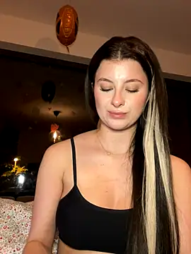 Mia-Minou online show from October 31, 12:11 am