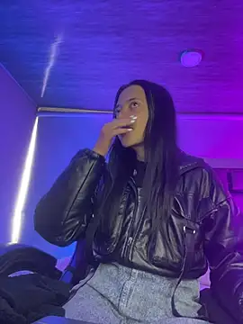 Isabella 21x online show from April 14, 1:06 pm