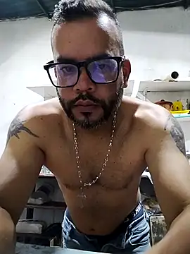 Snapshot of Daos69 chatting on February 5, 3:11 am Daos69 online show from February 5, 3:11 am