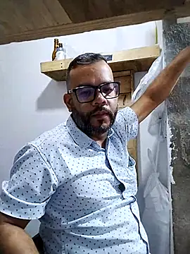 Snapshot of Daos69 chatting on February 7, 10:24 pm Daos69 online show from February 7, 10:24 pm