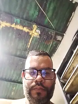 Snapshot of Daos69 chatting on February 9, 3:10 am Daos69 online show from February 9, 3:10 am