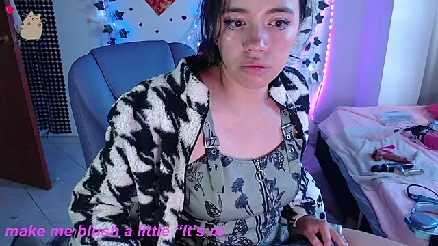 Snapshot of sophie_north chatting on February 18, 9:44 pm sophie north online show from February 18, 9:44 pm