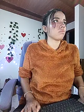 Snapshot of sophie_north chatting on February 21, 10:44 pm sophie north online show from February 21, 10:44 pm