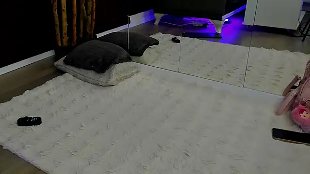 Alexxa online show from February 14, 5:21 pm