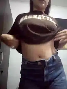 dulccemaria24 online show from February 19, 1:01 am