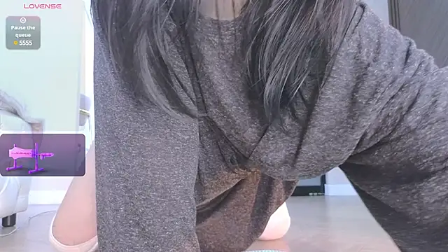 Snapshot of Ake_Mi chatting on March 1, 9:29 am Ake Mi online show from March 1, 9:29 am
