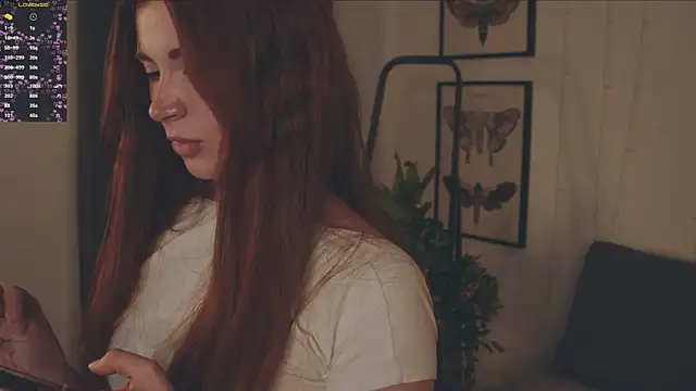 Freckle Diyana online show from October 14, 3:57 pm