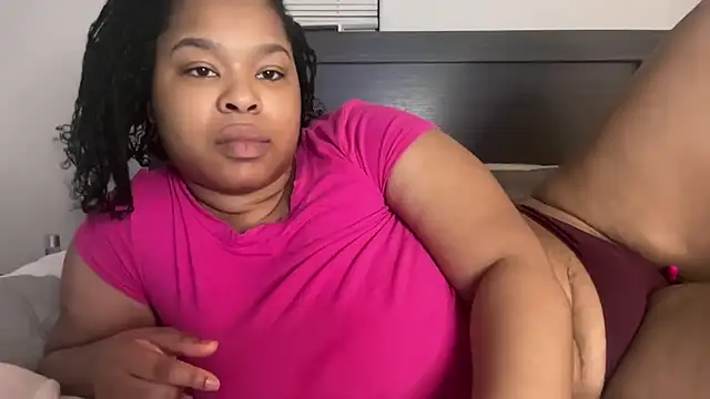 Snapshot of MissAriisback chatting on December 2, 12:10 pm MissAriisback online show from December 2, 12:10 pm